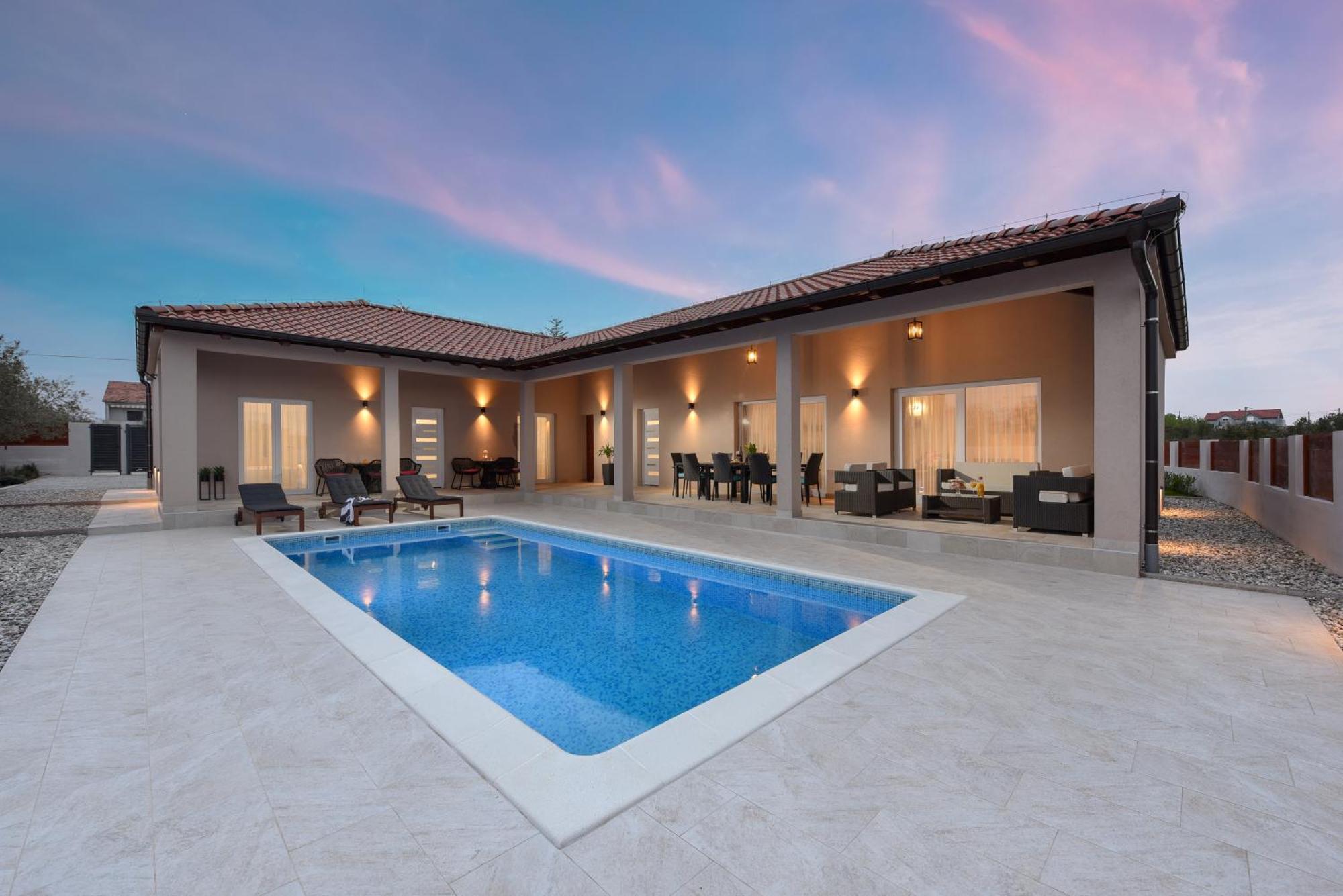 Charming With Heated Pool Near Zadar Villa *